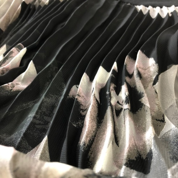 Xscape Long Pleated Floral Dress Black $239 - Picture 5 of 6